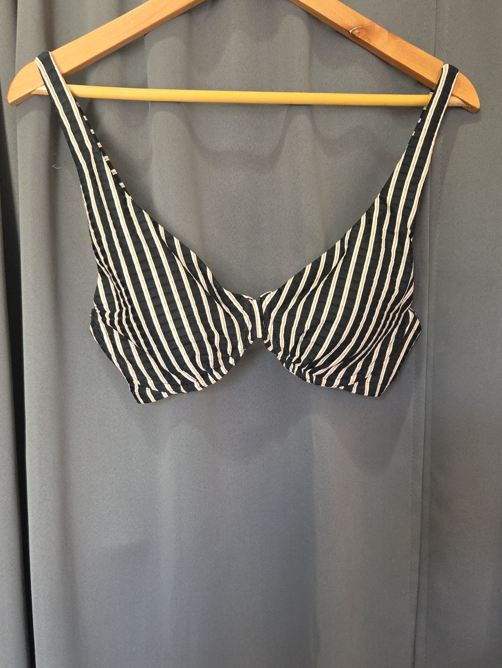Striped Underwire Bikini Top - Black & White